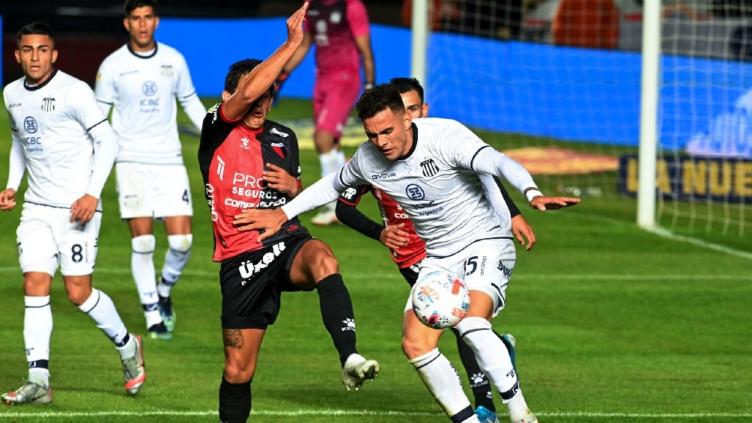 Ganó Colón y ahora se cruzará con Independiente 