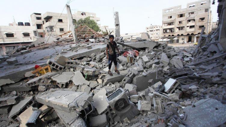 Israel lanzó sus ataques más fuertes en Gaza y afirmó que destruyó túneles de Hamas