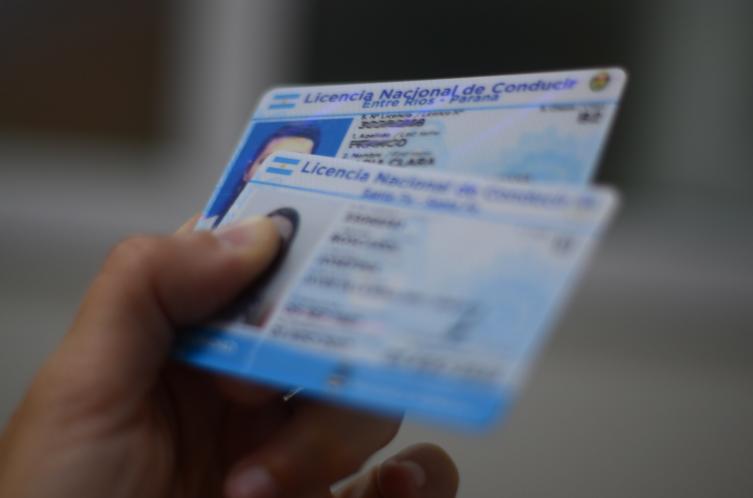 Licencias de conducir: volvieron a prorrogarse los vencimientos