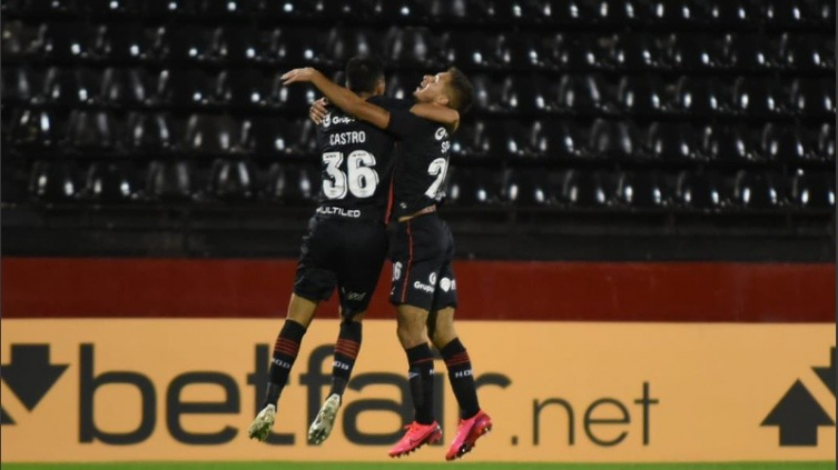 Newell's derrotó 3 a 1 a Palestino en Rosario