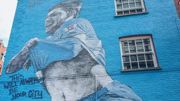 Grandes homenajes al Kun Agüero en Manchester