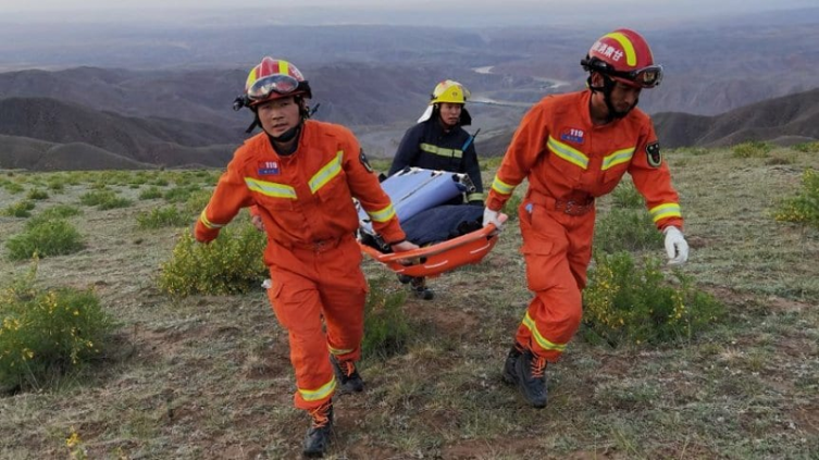 China: 21 corredores murieron de frío en una carrera de montaña