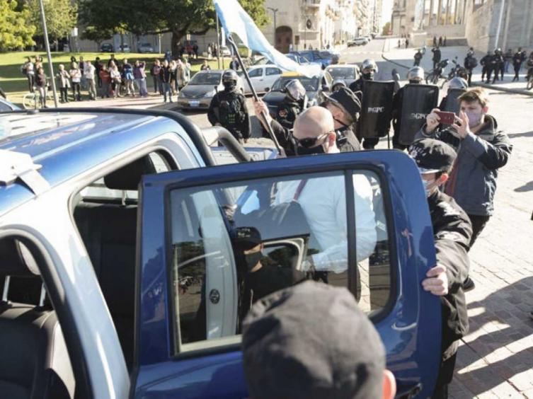 Tensión en Rosario por una marcha anti cuarentena