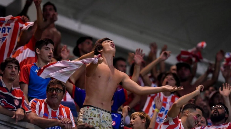 Los hinchas de Unión piden 