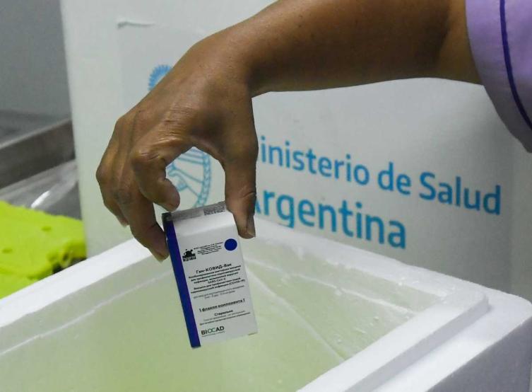 La primera dosis de Sputnik muestra una efectividad del 78,6%