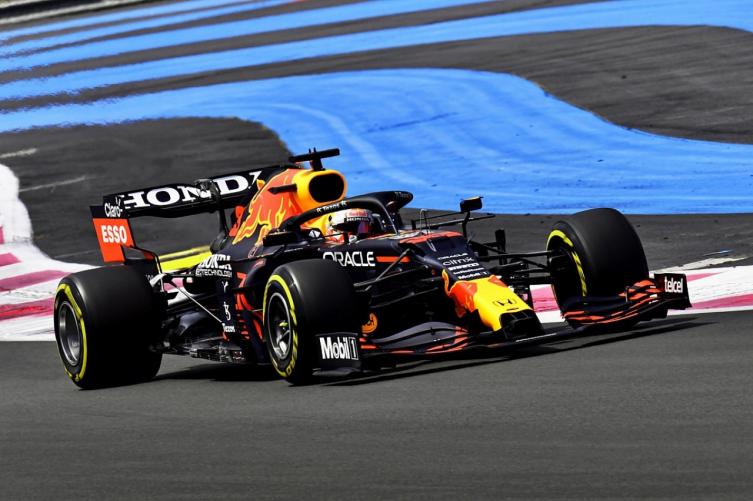 Verstappen venció a Hamilton y se quedó con el Gran Premio de Francia
