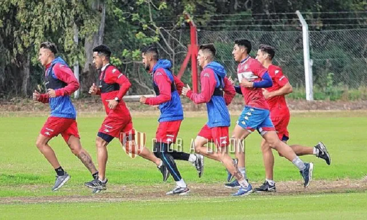 Unión sigue trabajando pero no tiene incorporaciones