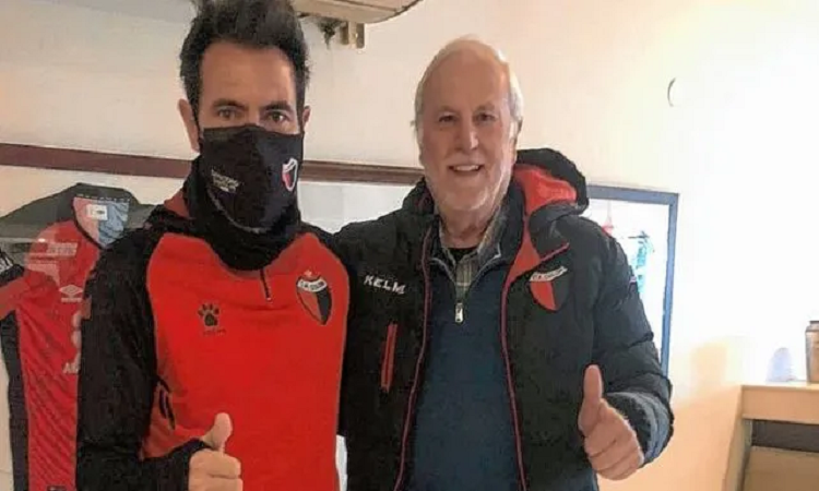 Colón  oficialmente renovó con Domínguez 