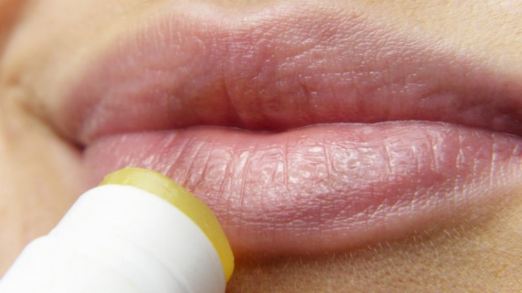 Invierno: tips para mantener los labios hidratados  