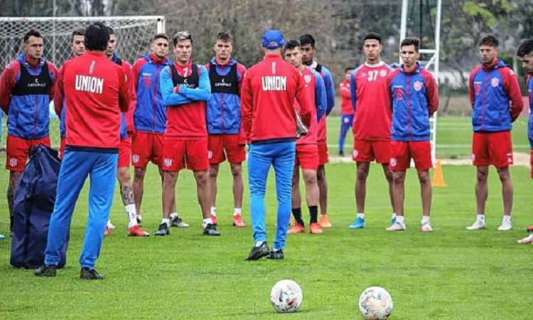 Unión entrena en Buenos Aires para jugar más amistosos
