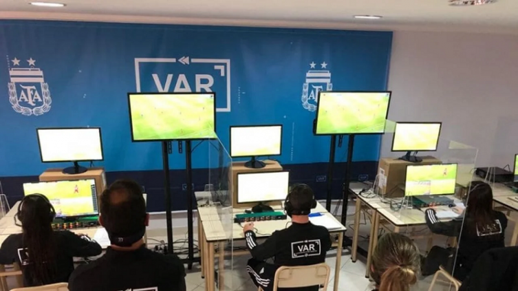 VAR: la Liga analiza si se aplica, pero hay dudas por su costo 
