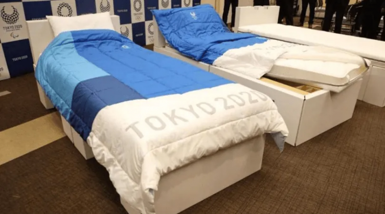 Tokio 2020: instalaron camas anti sexo en la villa olímpica