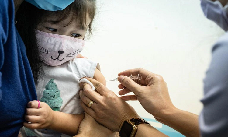 Vacunas COVID-19: estarían aptas para niños de 6 meses a 11 años a inicios de 2022