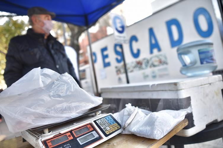  Dónde sigue esta semana la venta de pescado de mar a precios populares