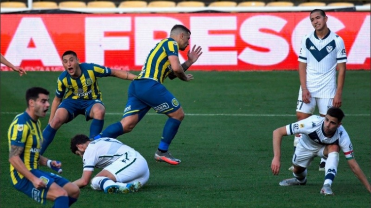 Central le ganó sobre el final a Vélez