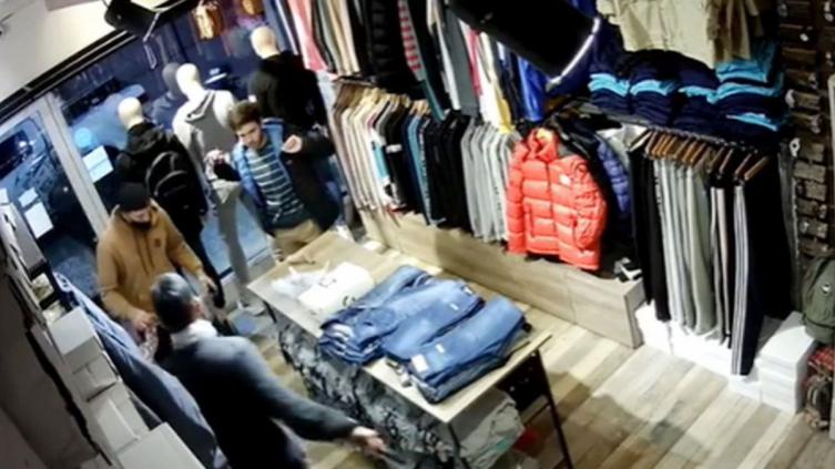 Robo a mano armada en un local de ropa