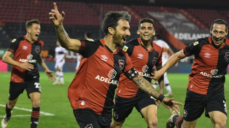 Newell's le ganó a Platense con gol de Scocco