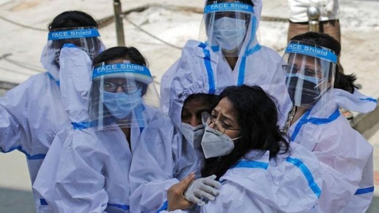 Más de 205 millones de contagiados y casi 4,34 millones de muertes