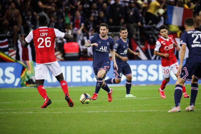 Lionel Messi debutó el PSG, en el triunfo 2-0 ante el Reims