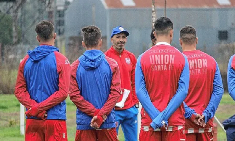 El Vasco Azconzábal repetiría formación
