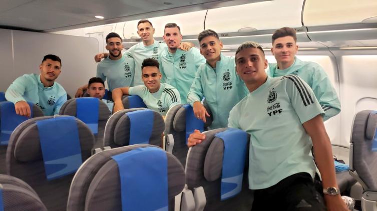 La Selección Argentina regresó al país, después del papelón en Brasil