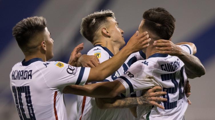 Unión fue goleado por Vélez en Liniers