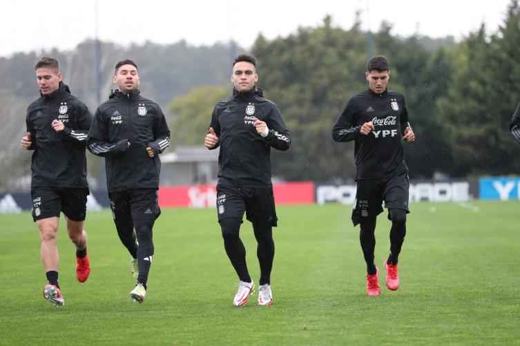 Alarma en la Selección Argentina por un positivo de Covid en el Staff