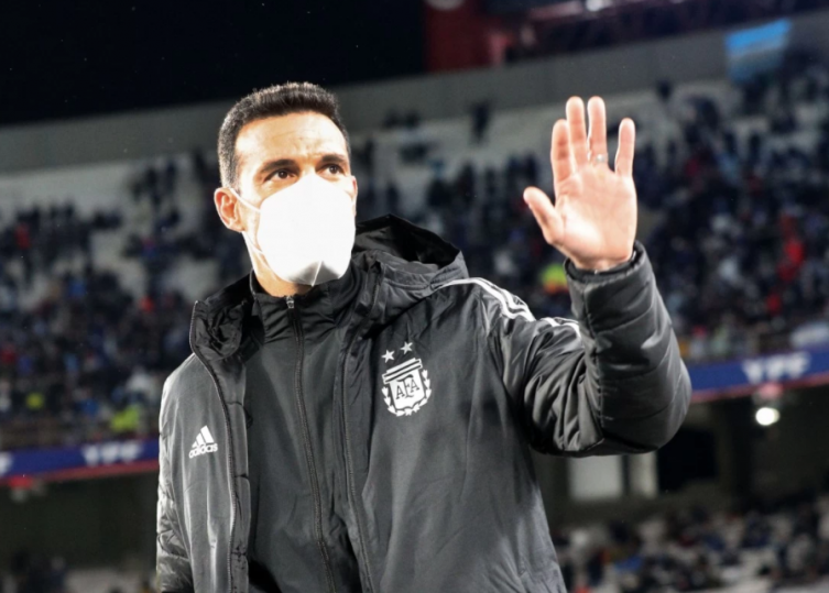Scaloni se queda en el país para preparar la próxima fecha