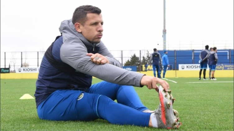 Vecchio se golpeó en la práctica y alarmó a Central