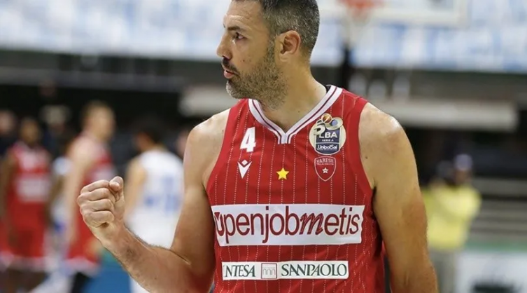 Luis Scola fue presentado en Varese
