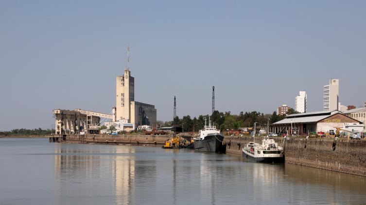 El Puerto de Santa Fe superó las 100 mil toneladas embarcadas