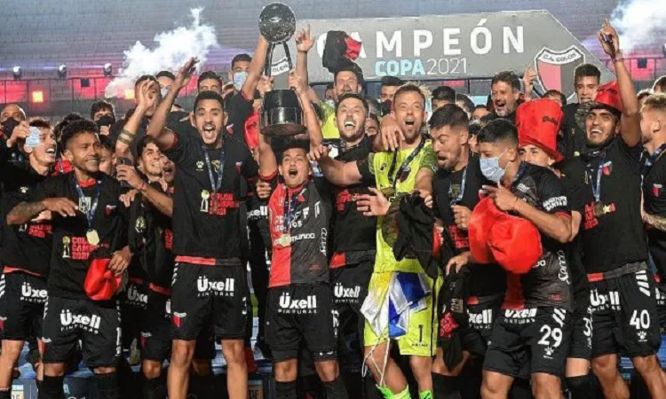 Colón abocado a preparar la fiesta del campeonato ante sus hinchas