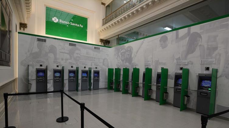 Solicitan que los bancos vuelvan a atender sin turnos