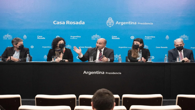 Gobierno y fútbol reunidos con dirigentes por aforo en los estadios