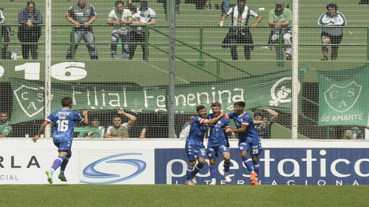 Gran actuación de los pibes para la victoria del Tatengue ante Sarmiento por 4 a 3