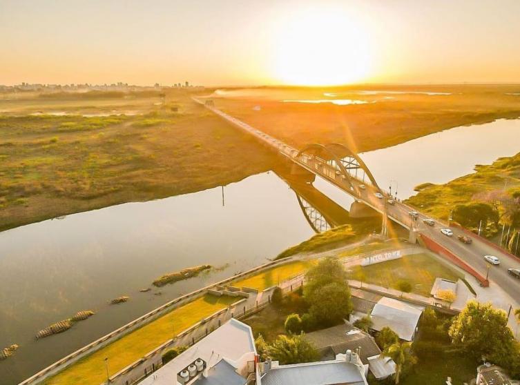 Castelló presentó un proyecto para agilizar el tránsito en el puente carretero