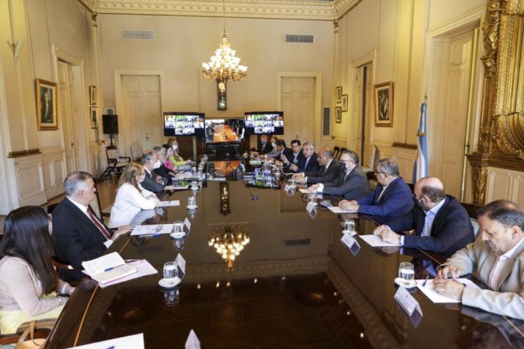 Precios: Alberto Fernández firmó un acuerdo con gobernadores