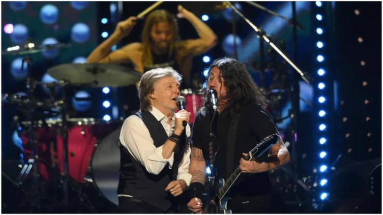 Salón de la Fama del Rock: Paul McCartney cantó “Get Back” en la ceremonia