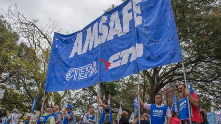 Los docentes de AMSAFE votan si aceptan la propuesta o vuelven al paro