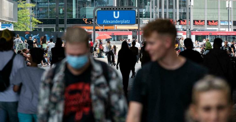 La tasa de contagios de COVID en Alemania alcanzó un nuevo récord