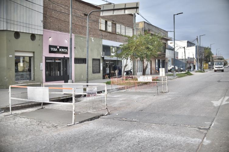 Trabajos de fumigación, iluminación y bacheo