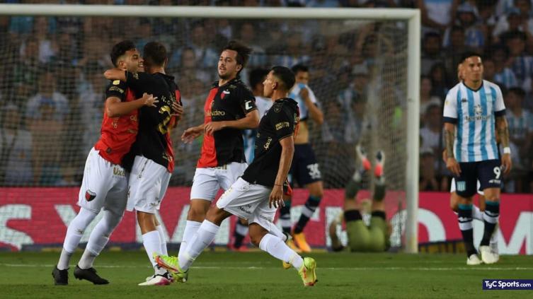 Colón le ganó a Racing 2 a 1