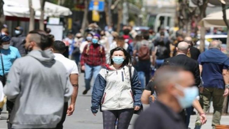 España retorna a niveles de alto riesgo de contagios