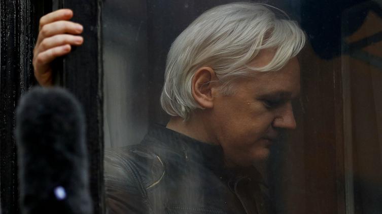 Julian Assange, fundador de WikiLeaks, sufrió un derrame cerebral en prisión