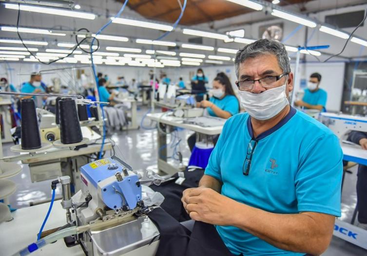 La desocupación cayó a 8,2% al cierre del tercer trimestre