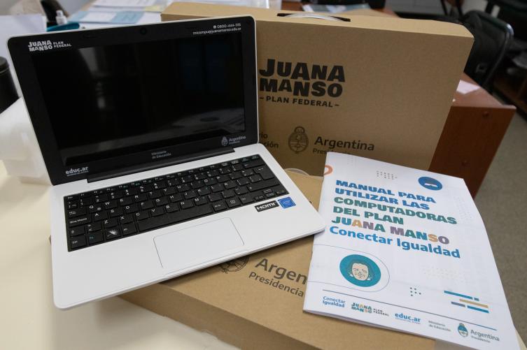 Conectar Igualdad: la provincia comenzó la entrega de netbooks