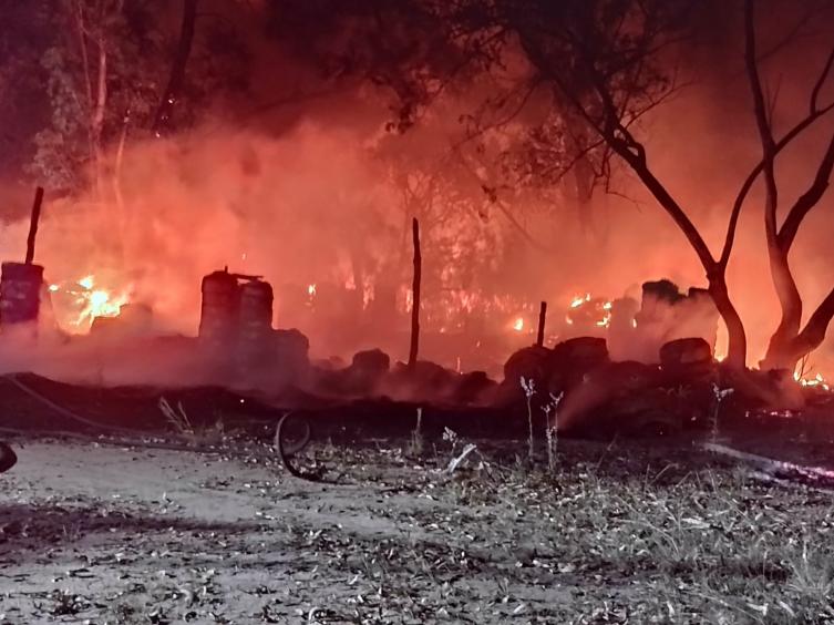 Vandalizaron e incendiaron el Automóvil Club Santa Fe