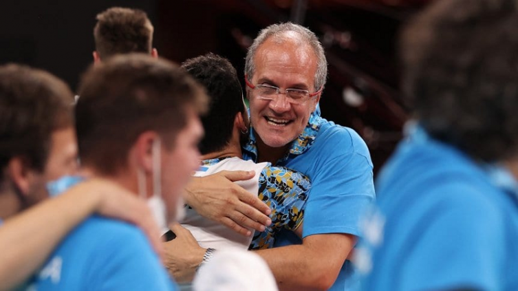 Vóley: Méndez, entrenador de la Selección Argentina tiene otro equipo