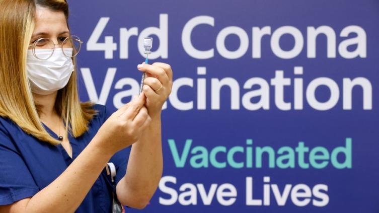 Israel aplicará la cuarta dosis de la vacuna anticovid a personas vulnerables