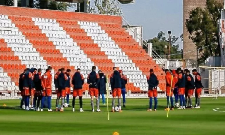 Unión vuelve a entrenar con ausencias por Covid